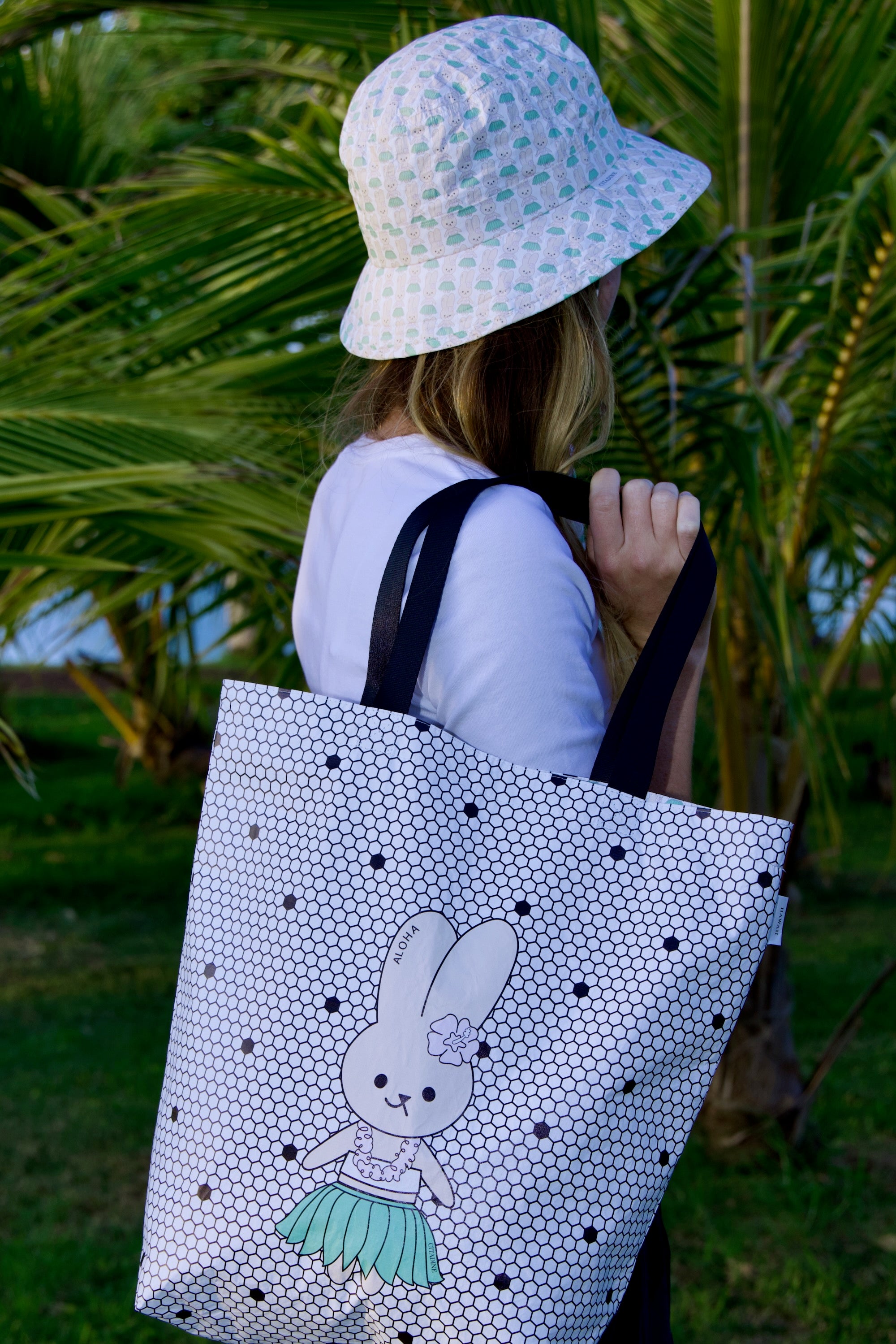 Hawaii-Themed Tote Bags | Atasha Rabbit & Honey Comb Design | Citadine