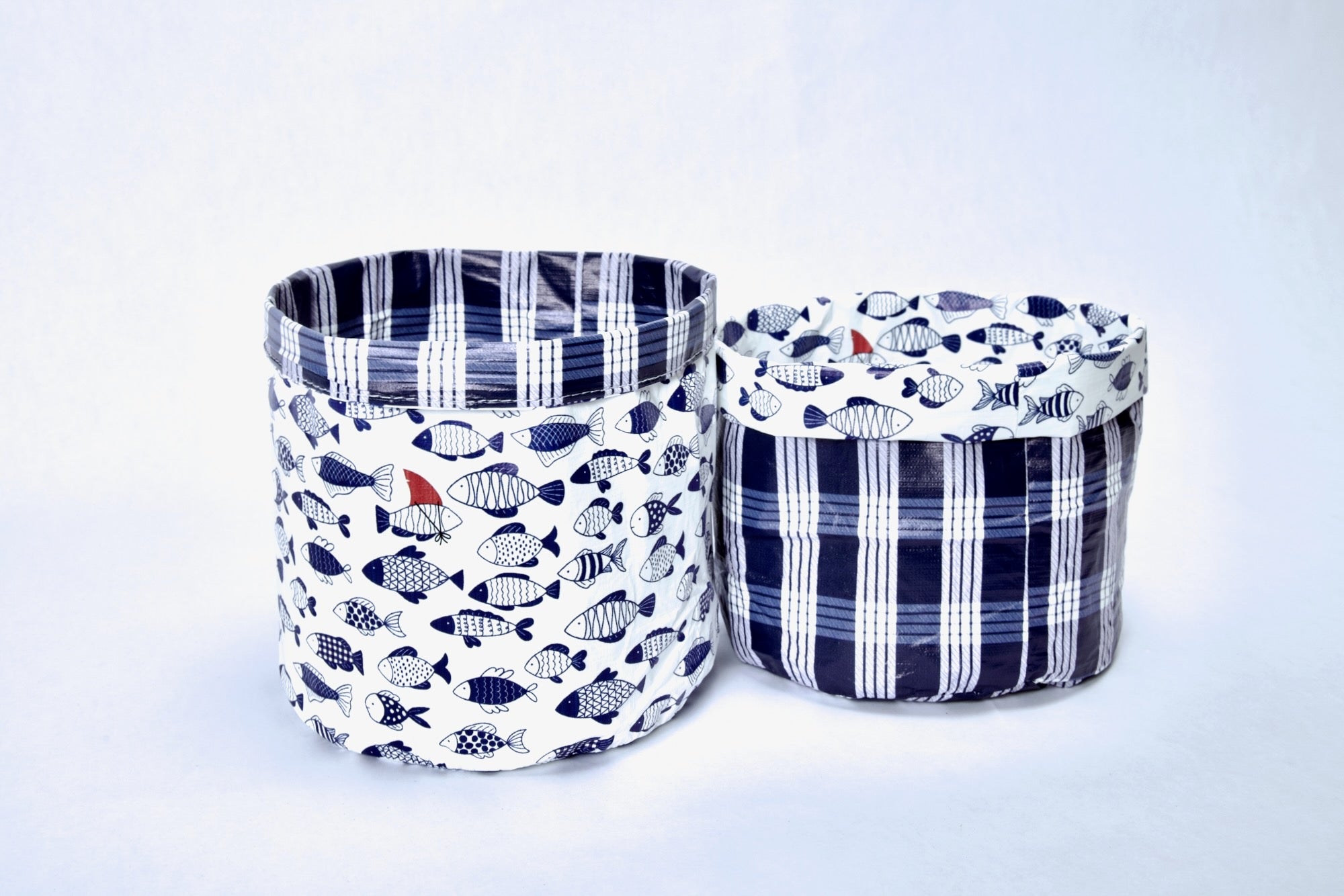 Fish Pattern Print Basket | Shark Fin Fish & Palaka Navy | Citadine