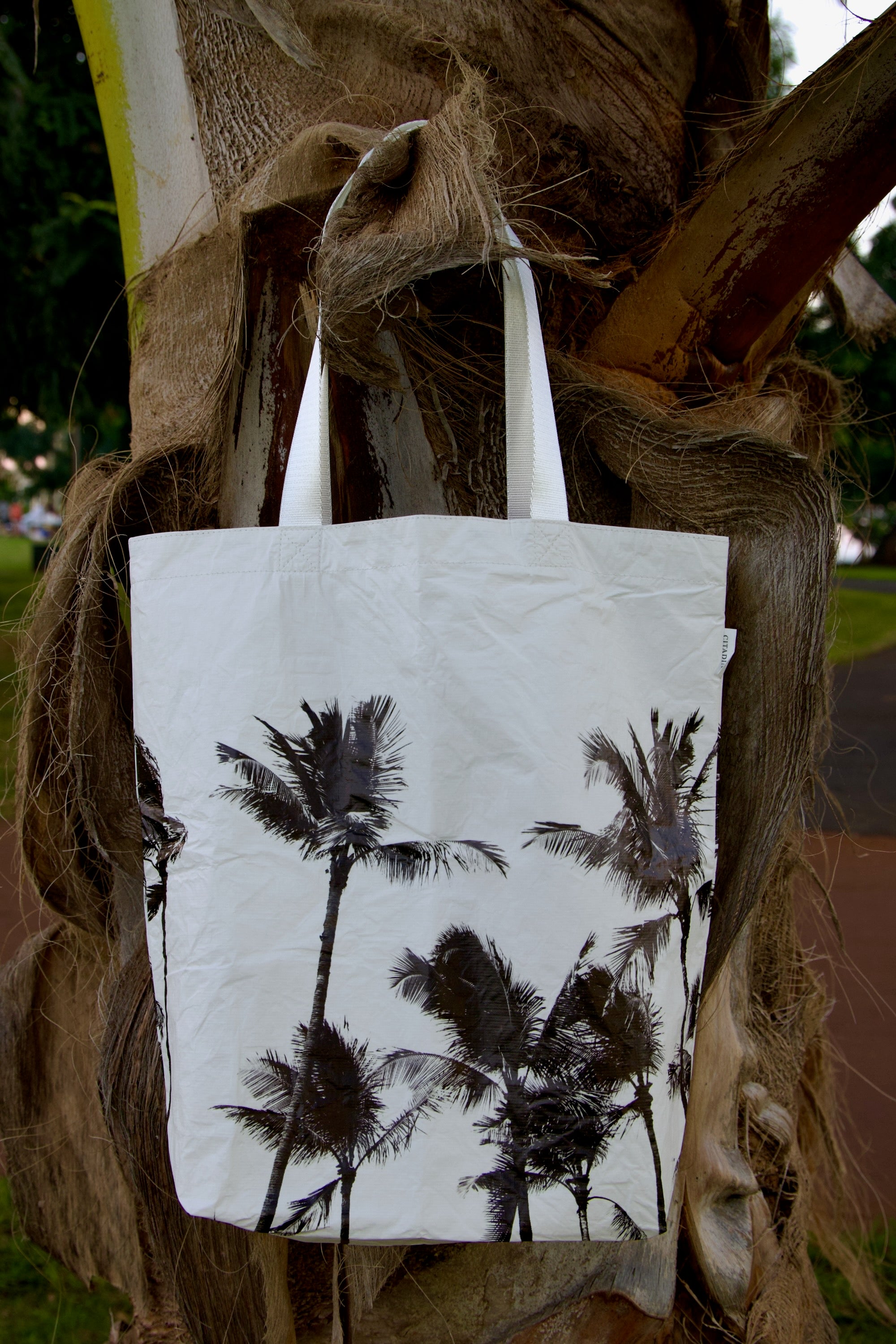 Reversible Tote Bag | Coco Palm Hawaii Kai & Shark Fin Fish | Citadine