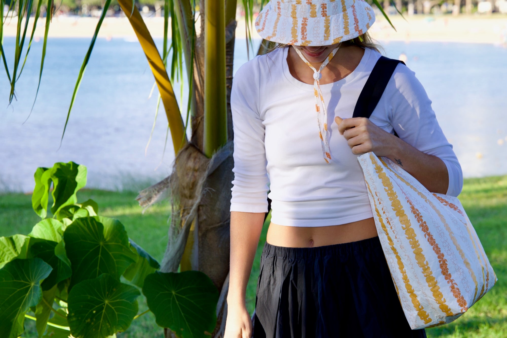 Stylish Hawaii Tote Bag | Pua Kenikeni Yellow + Palaka Navy | Citadine