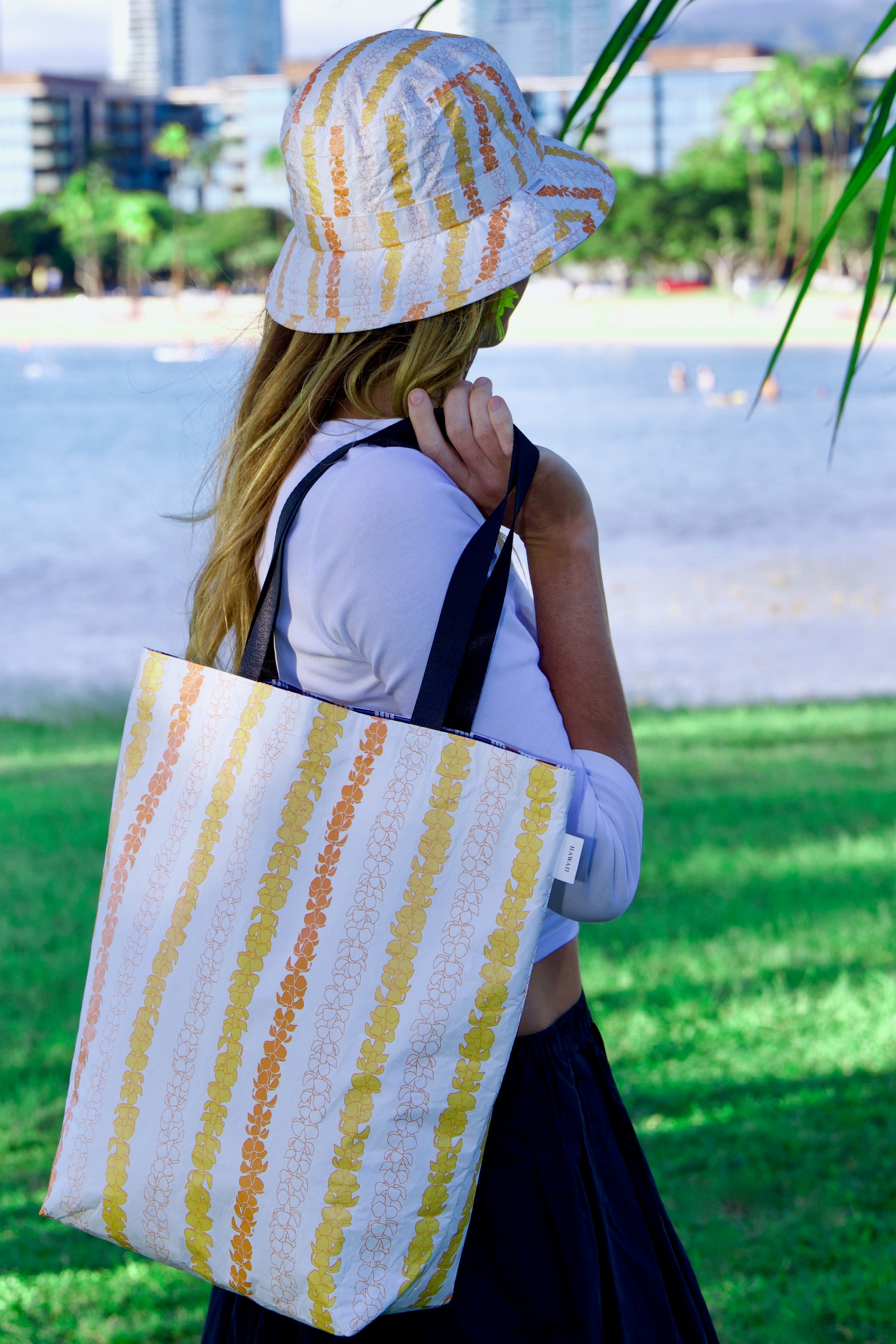 Stylish Hawaii Tote Bag | Pua Kenikeni Yellow + Palaka Navy | Citadine